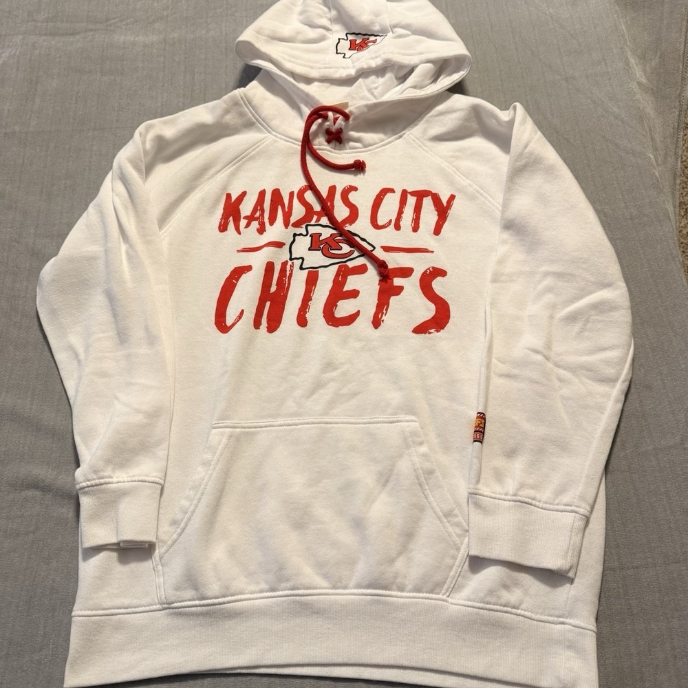 Women's Large Kansas City Chiefs Hoodie NFL Ultra Game White Pullover Sweatshirt